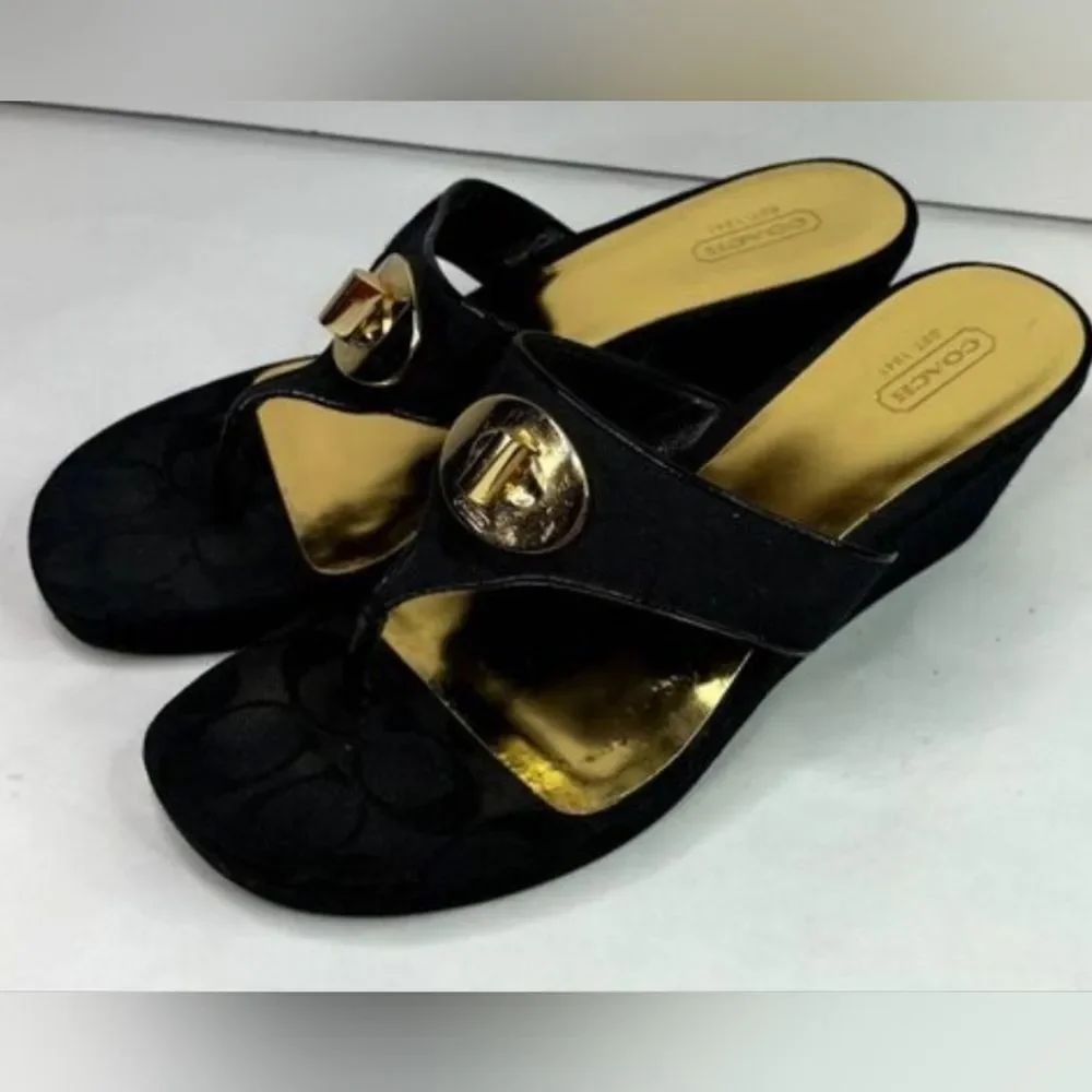 Coach Vintage Noble Designer black signature Turnlock thong wedge Heel sandals 8